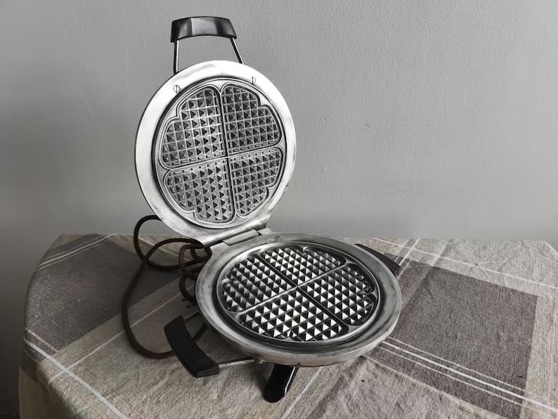 Vintage Friben Swedish Electric Waffle Maker | Fully Working Retro Kitchen Appliance | Mid Century Brown Bakelite 220V 850W Made in Sweden