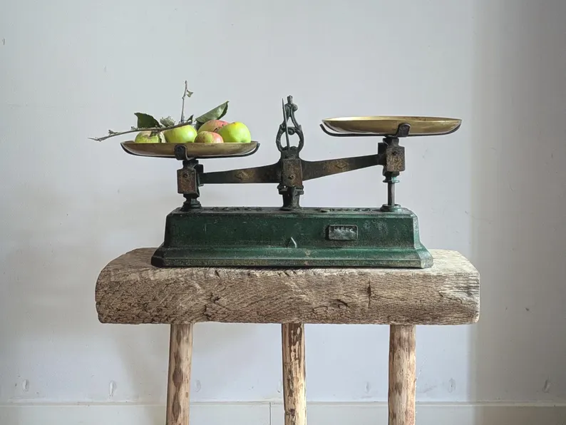 French Atique Kitchen Scales, 5kg Green Cast Iron Sales and Brass Balance,